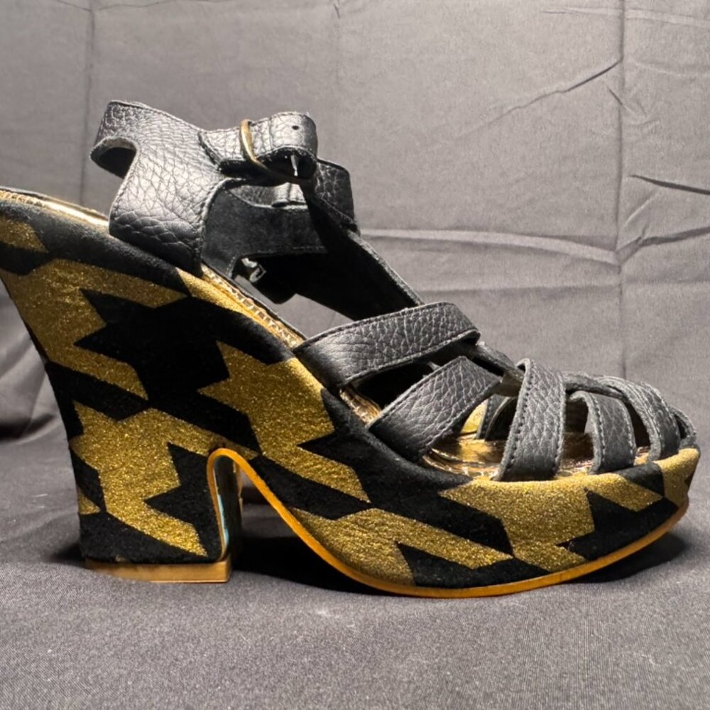 Irregular Choice Mumba Black & Gold Platform Sandals – Womens 7